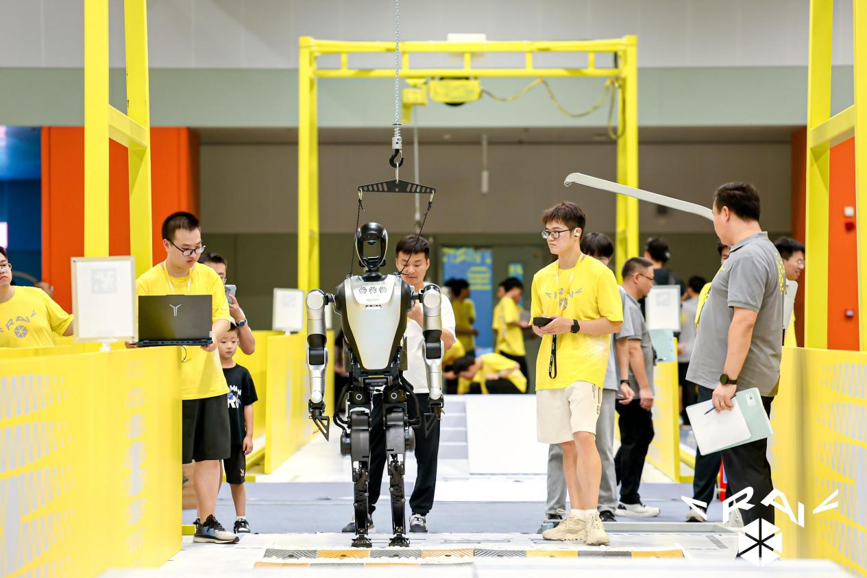 依托新能源产业沃土，竞逐人形机器人巅峰——全国首个全尺寸人形机器人赛事合肥瑶海开幕(图3)